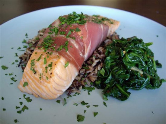 Prosciutto-wrapped salmon recipe